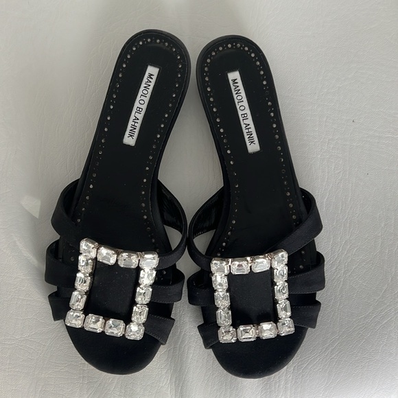 Manolo Blahnik Iluna black slip on sandals shoes  buckle size 38 - Picture 1 of 7